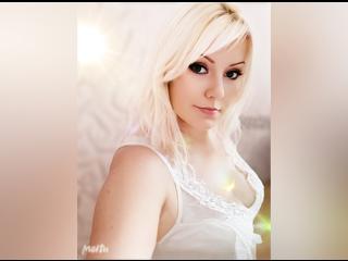 Alter: 40 / Stier - Alter: 168 / normal - Geschlecht: weiblich - Ausrichtung: bisexuell - Haare: blond / lang - Piercing: keins - bewebmaster-Alter: C - Hautfarbe: weiss - Augen: grün - Rasur: teilrasiert